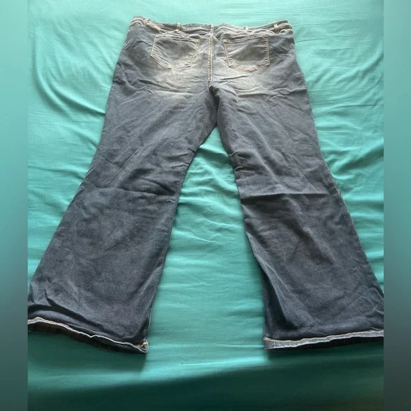 Torrid Size 28 Luxe Slim Boot Jean Mid Wash - Picture 11 of 12